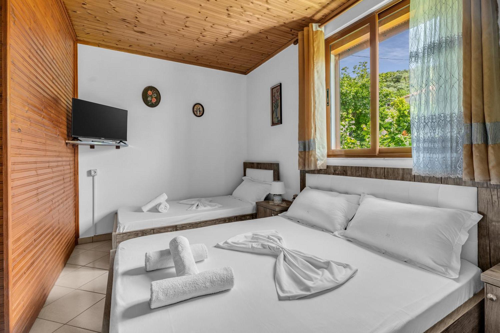 Guesthouse Emiljano Μπεράτ Εξωτερικό φωτογραφία