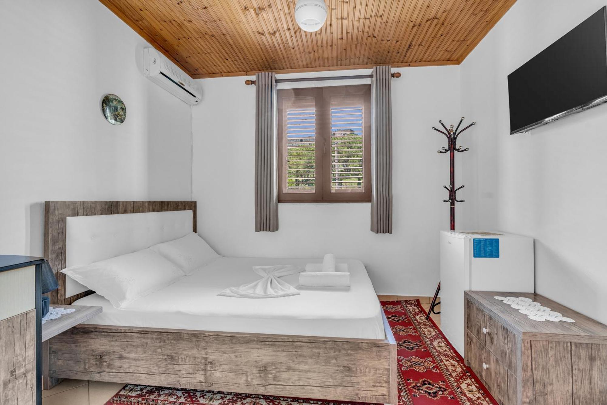 Guesthouse Emiljano Μπεράτ Εξωτερικό φωτογραφία
