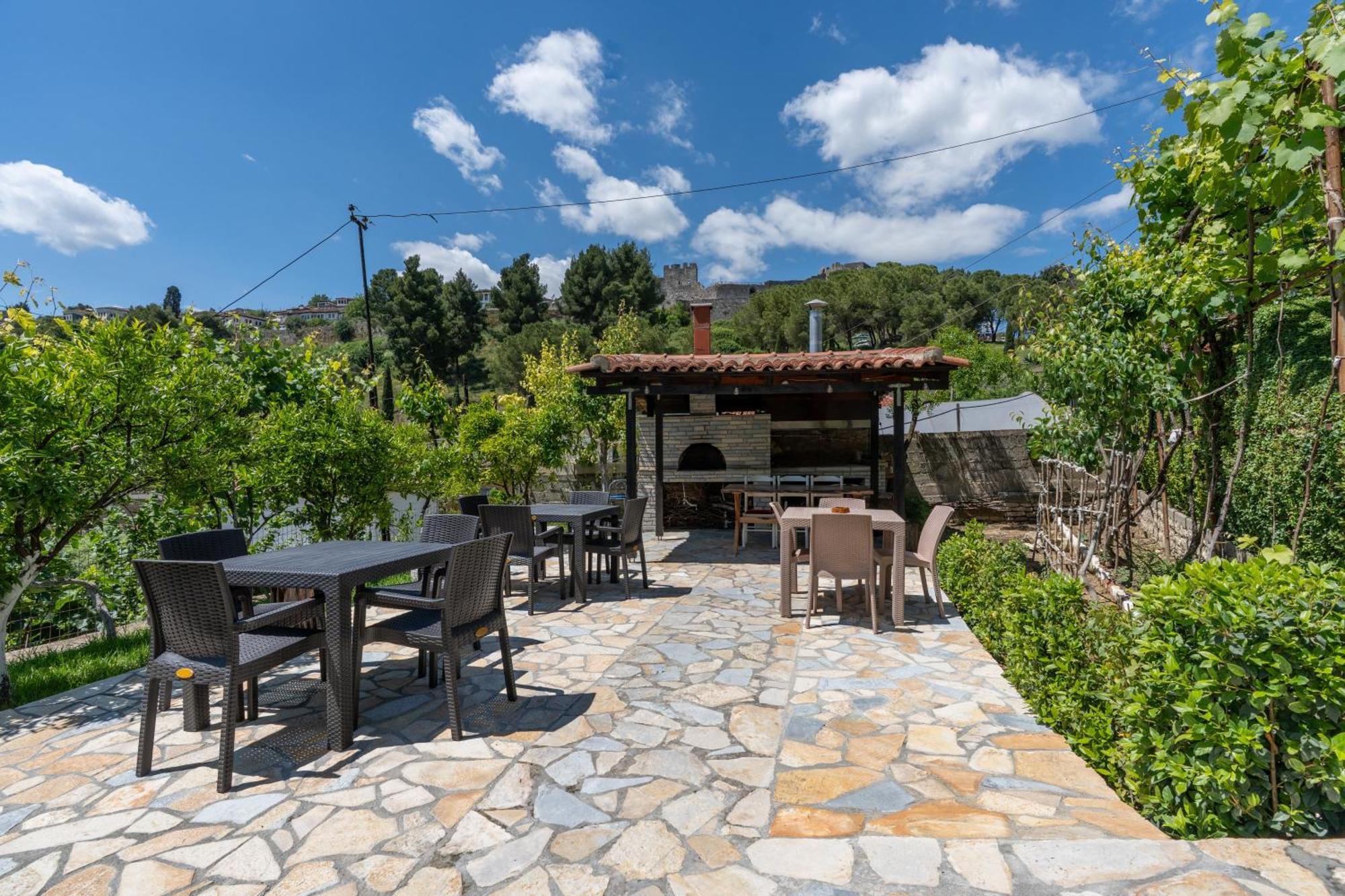 Guesthouse Emiljano Μπεράτ Εξωτερικό φωτογραφία