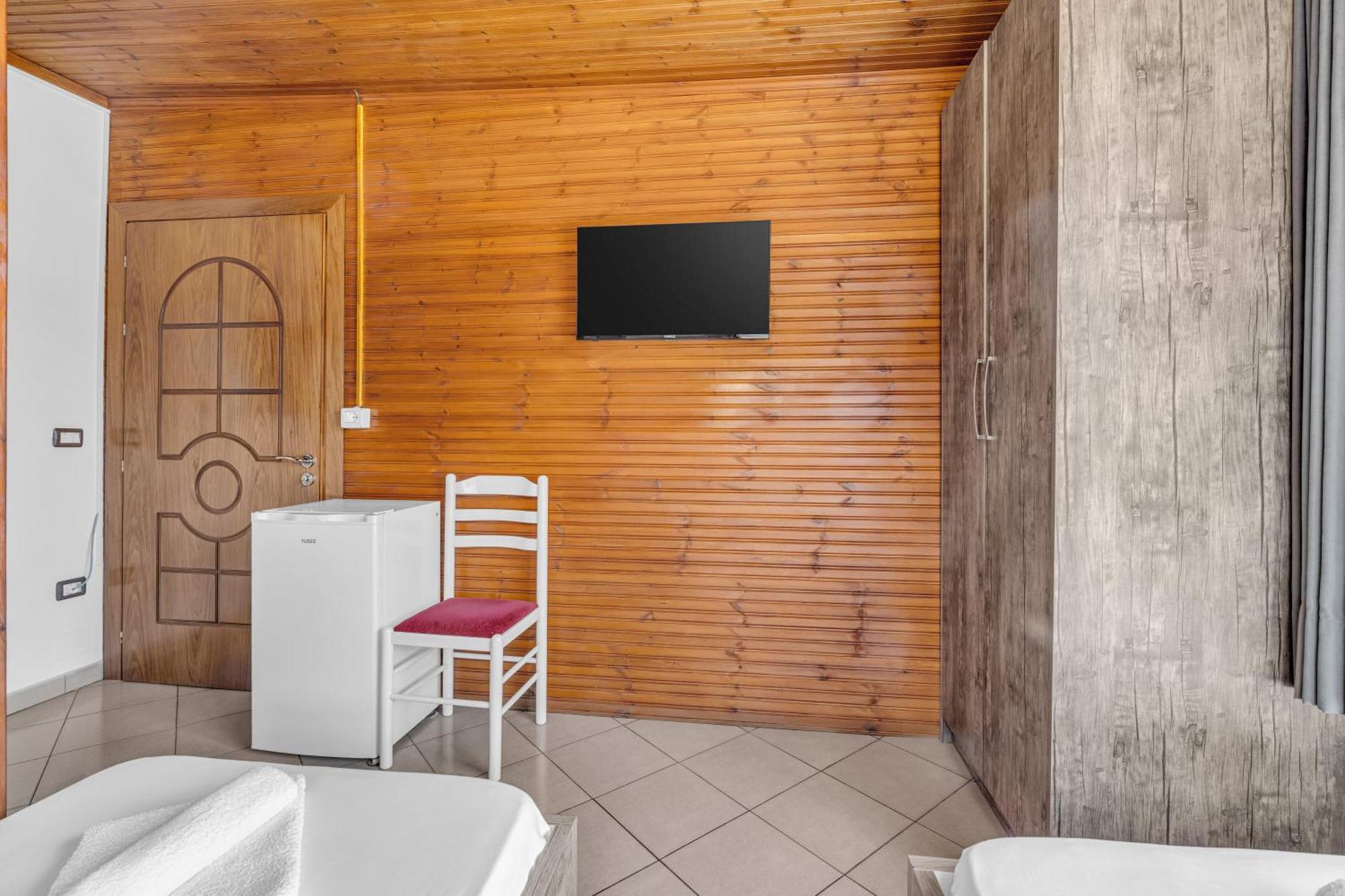 Guesthouse Emiljano Μπεράτ Εξωτερικό φωτογραφία