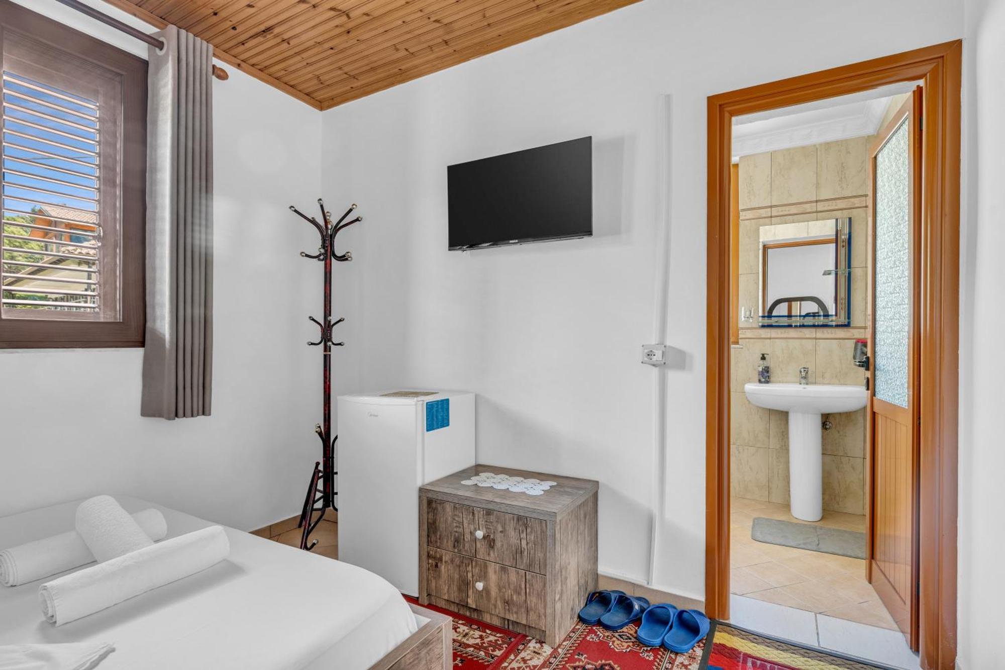 Guesthouse Emiljano Μπεράτ Εξωτερικό φωτογραφία